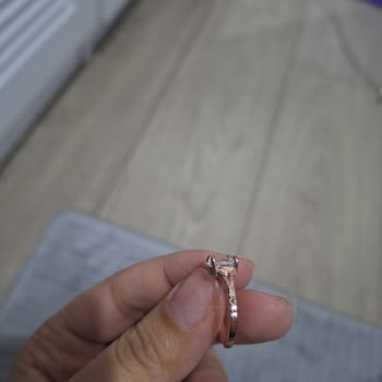 14 Şubat Hediyesi Yüzüğün Taşı Hemen Düştü!