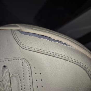 Puma Ayakkabının Yanları Açıldı: Kalite Sorunu