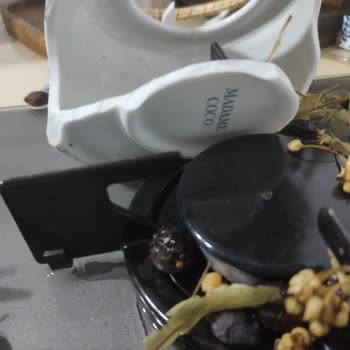 Kısık Ateşte Parçalanan Demlik Tehlike Yarattı