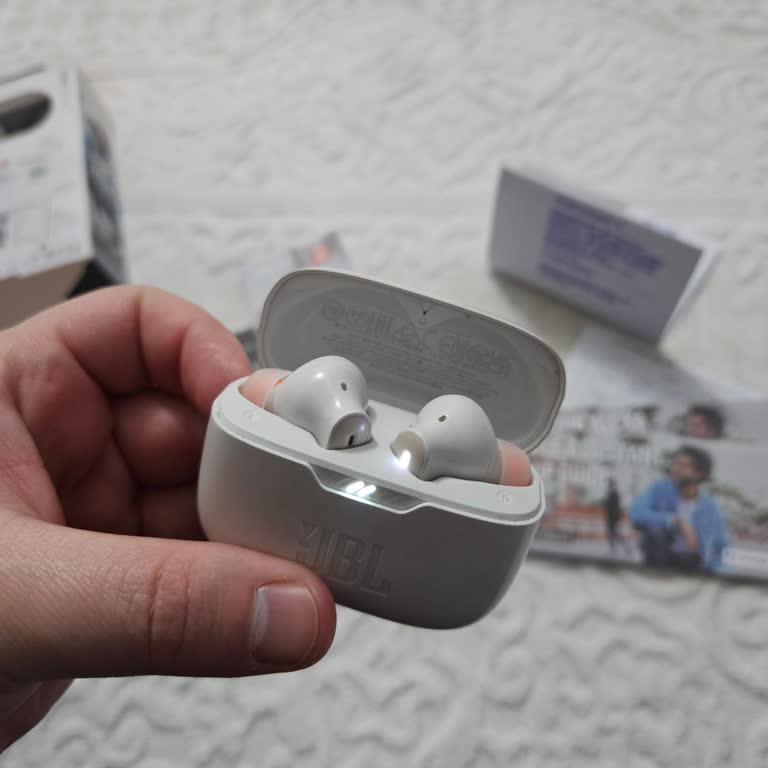 JBL Kulaklıkta Ses Sorunu Ve Değişim Talebi