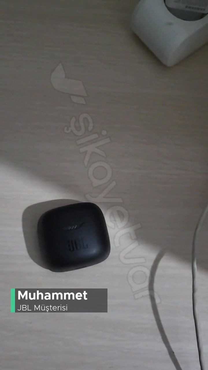 JBL Kulaklık Kutusundayken Açık Kalmaya Devam Ediyor videonun kapak resmi