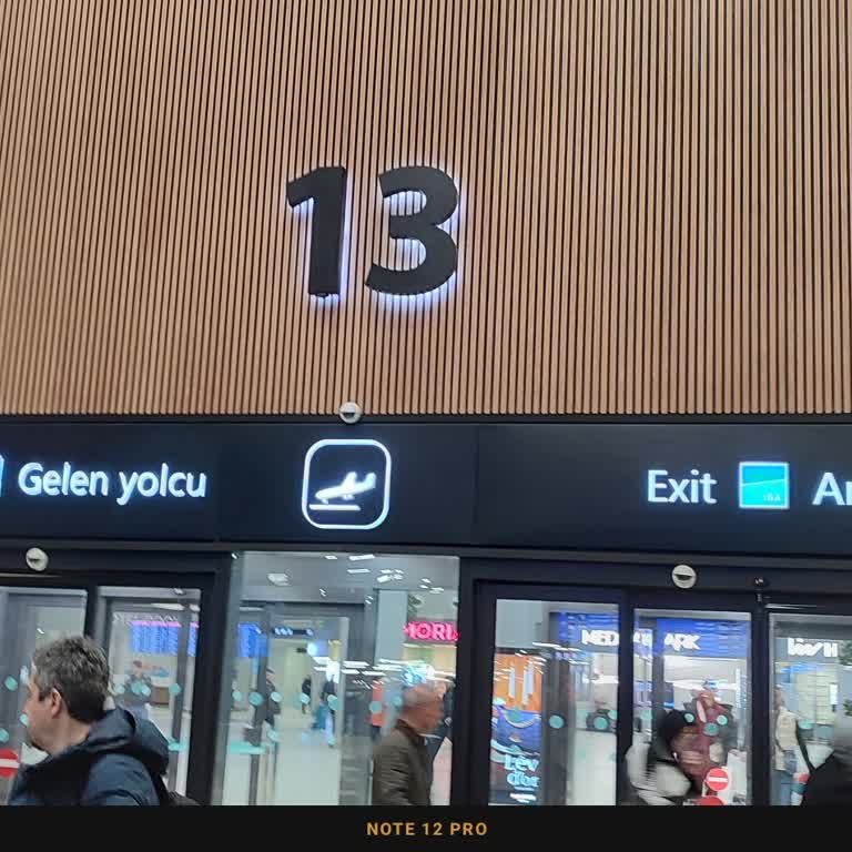 Havalimanında Yaşanan Zorluklar Ve İlgisizlik