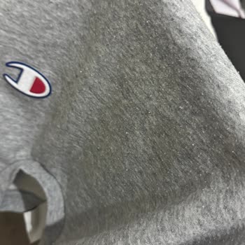 Yüksek Fiyatlı Sweatshirt'ün Kalitesizliği Hayal Kırıklığı Yarattı