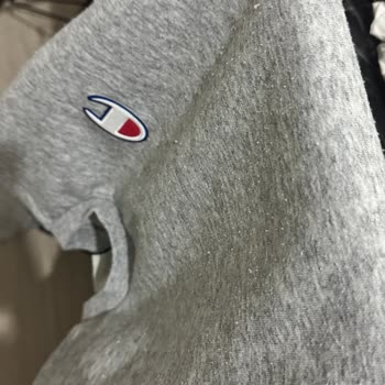 Yüksek Fiyatlı Sweatshirt'ün Kalitesizliği Hayal Kırıklığı Yarattı