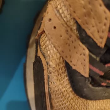 Columbia rissige Schuhe nach 1 Monat, Rücksendung als "Benutzerfehler" abgelehnt