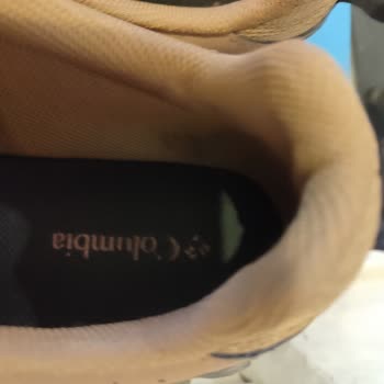 Columbia rissige Schuhe nach 1 Monat, Rücksendung als "Benutzerfehler" abgelehnt