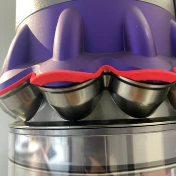 Dyson Süpürgemin Kalitesiz Malzeme Sorunu Ve Değişim Talebi