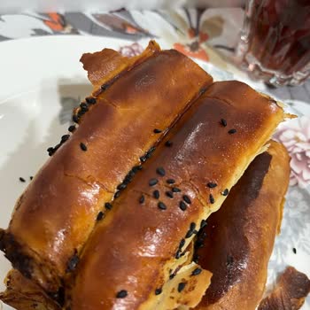 Yanık Börek Ve Pelte Dolma: Misafirlere Mahcubiyet