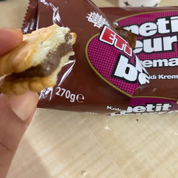 Bisküviden Çıkan Kıl Şoku!