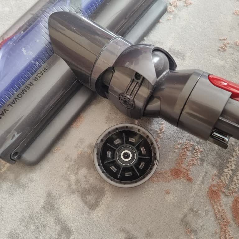 Dyson Süpürge Tekerlek Sorunu Ve Garanti Problemi