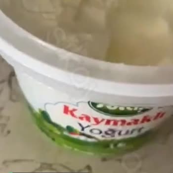 Sütaş Kaymaklı Yoğurt Sandığımız Ama Aslında Kaymak Olmayan Yoğurt!