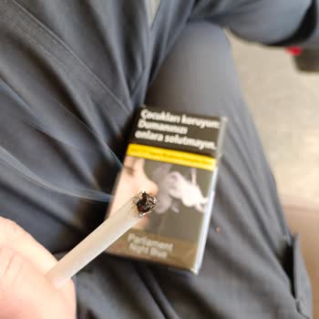 Parliament Night Blue: Kalite Sorunu Ve Tütün Parçaları