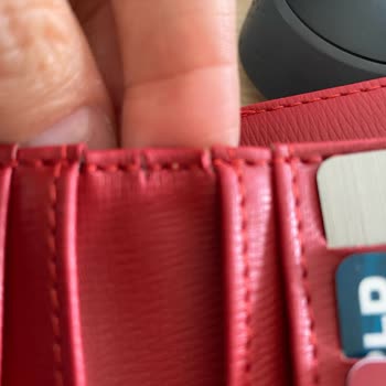 Dayanıklılığı Hayal Kırıklığına Uğratan Cüzdan Ve Ulaşılamayan Müşteri Hizmetleri