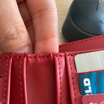 Dayanıklılığı Hayal Kırıklığına Uğratan Cüzdan Ve Ulaşılamayan Müşteri Hizmetleri