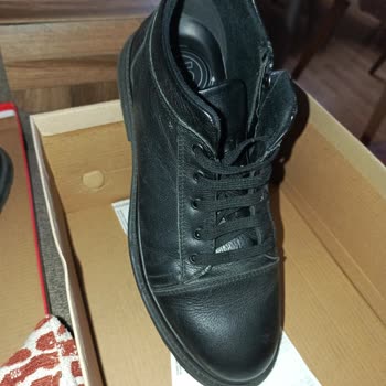 Su Geçiren Ayakkabı Ve İlgisiz İnceleme Süreci