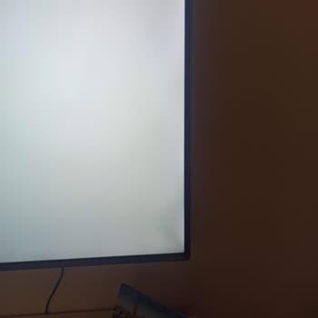 Grundig Televizyon Kararma Sorunu Ve Yetersiz Servis