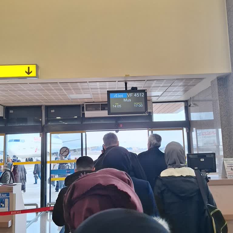 Uçuş Ertelemesi Ve Uzun Bekleyiş