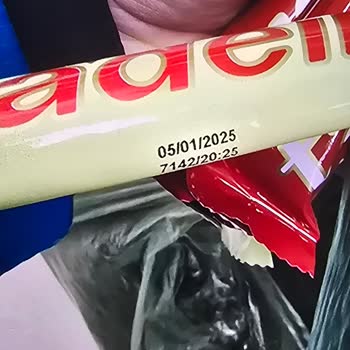 Son Kullanım Tarihi Geçmiş Ürünlerle Dolu Market