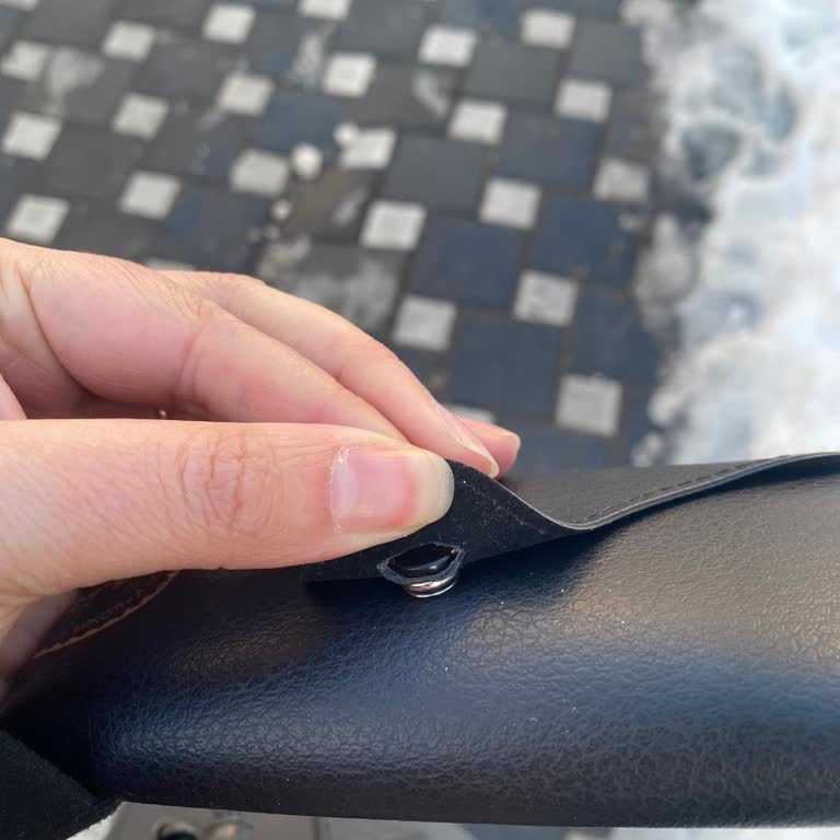 Atasun Optik Rayban Gözlük Kılıfı Kısa Sürede Koptu, Garanti Dışı Kaldı