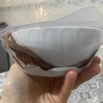 Özsüt'te Yağmurda Eriyen Poşet Krizi