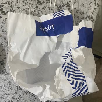 Özsüt'te Yağmurda Eriyen Poşet Krizi