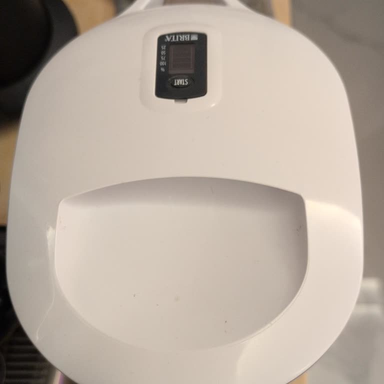 Brita Sürahinin Kapağı Kırıldı: Yedek Parça Bekleniyor