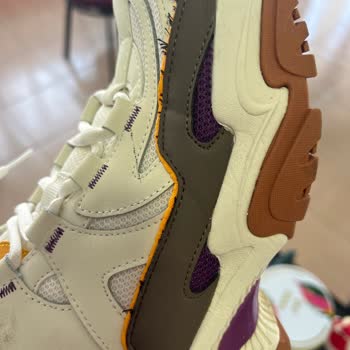 Skechers Winter Boots Fell Apart in 2 Months – No Warranty Support