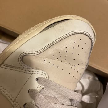 Nike Jordan Ayakkabının Kalitesizliği Ve İlgisiz Mağaza Deneyimi