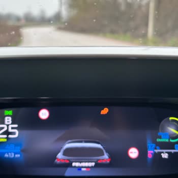 Peugeot E308'de Sürekli Tabela Okuma Arızası