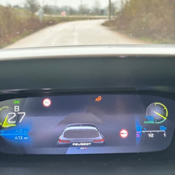 Peugeot E308'de Sürekli Tabela Okuma Arızası