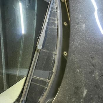 BMW'nin Kauçuk Malzeme Sorunu Ve Ücret Çelişkisi