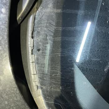 BMW'nin Kauçuk Malzeme Sorunu Ve Ücret Çelişkisi