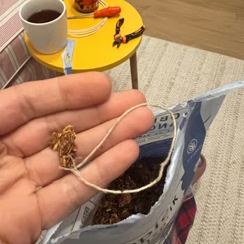 Granola Paketinde İplik Parçaları Şoku