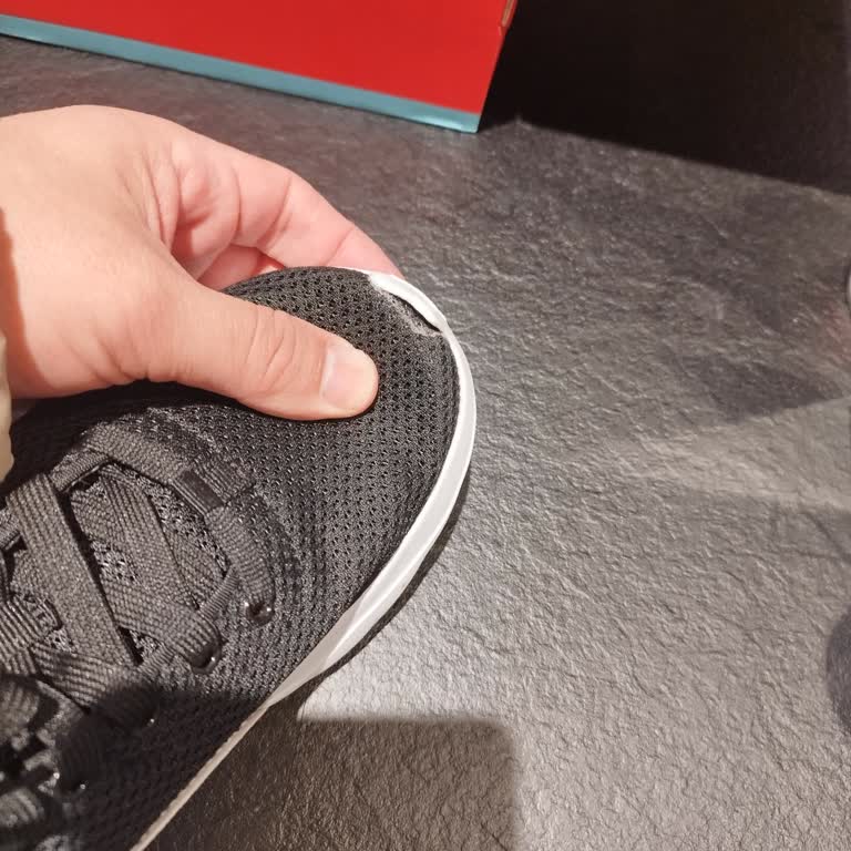 Deichmann Kısa Sürede Açılan Ayakkabı Ve Yetersiz İnceleme