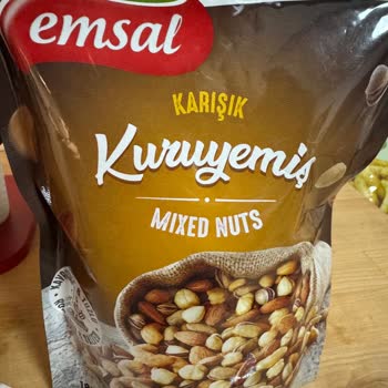 SKT Geçmemiş Kuruyemişte Örümcek Ağı Ve Böcek Şoku