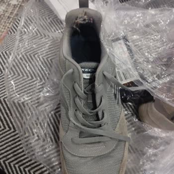 Skechers Ayakkabıda Beklenmedik Yırtıklar