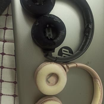 JBL Kulaklıkların Deri Soyulma Sorunu