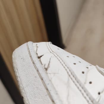 Garanti İncelemesinde Reddedilen Çatlaklı Ayakkabı Şikayeti