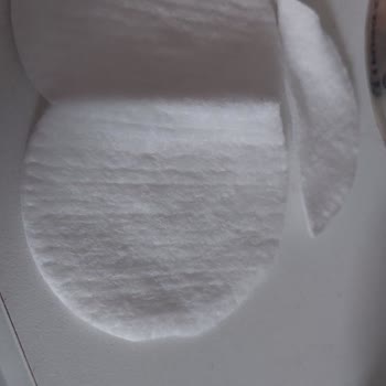 BİM Makyaj Pamuklarında Eksik Ve Kalitesiz Ürün Sorunu