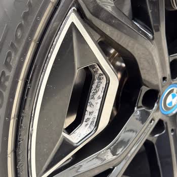 BMW İle Yaşanan Jant Boyası Ve Yazılım Güncelleme Sorunu