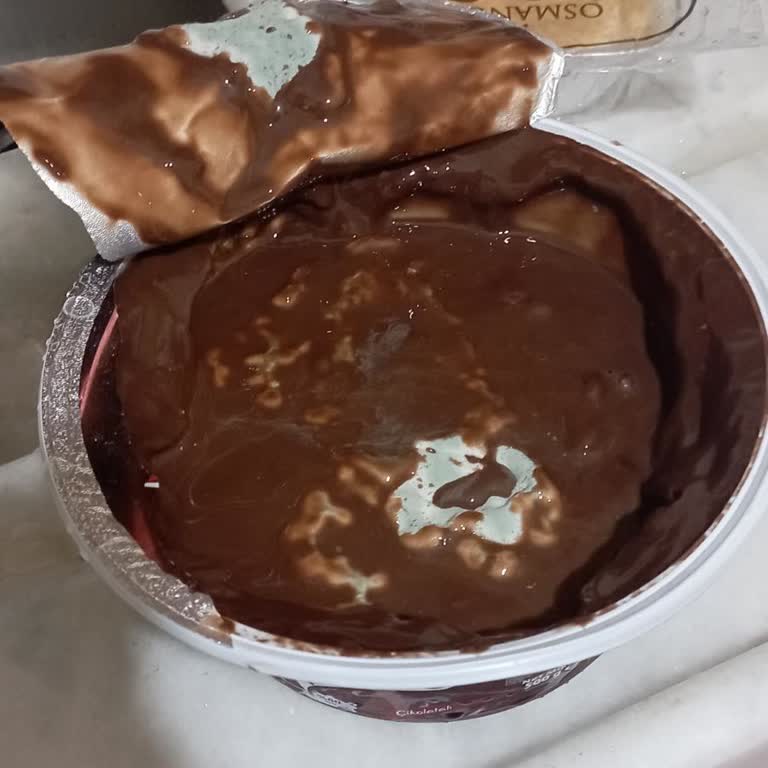 Bozuk Puding Ve Denetimsiz Market Rafları