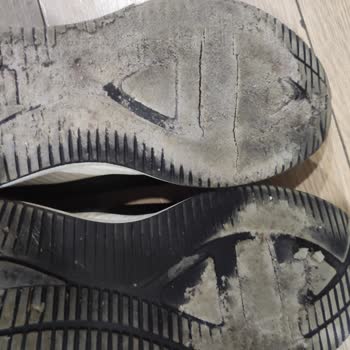 Dayanıklılığı Düşük Ayakkabılar Ve Yetersiz Müşteri Hizmeti