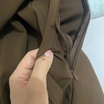 Zara'dan Aldığım Elbisede Sökükler Var