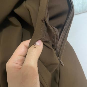Zara'dan Aldığım Elbisede Sökükler Var
