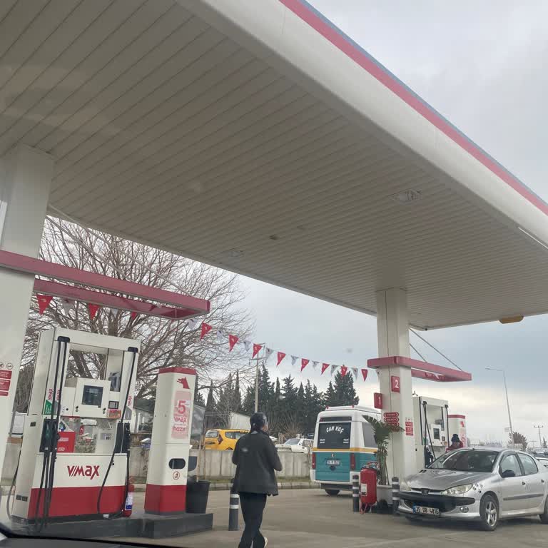 Urla'daki Petrol Ofisi'nde Müşteri Hizmetleri Sorunu