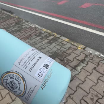 Stanley Termosun Yamukluğu Ve Çetinkaya Mağazasındaki İlgisizlik