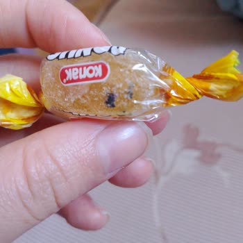 Şekerlerde Taşa Benzer Madde Tehlikesi