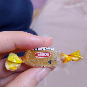 Şekerlerde Taşa Benzer Madde Tehlikesi