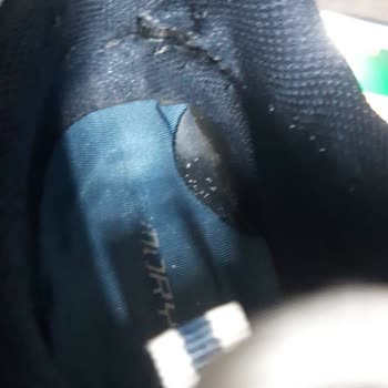 Skechers, zapatillas de baja calidad y mal servicio al cliente