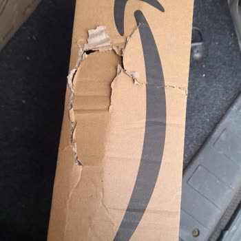 Amazon Kargo Sorunu: Hasarlı Kitaplar Ve Yetersiz Çözüm